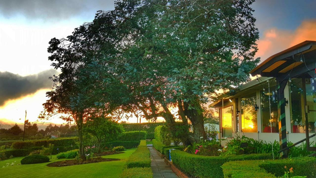 Grandpas Hotel & Restaurante Cartago Ngoại thất bức ảnh